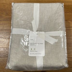 Brand new Pottery Barn Belgian Flax Linen Sheet Set size King